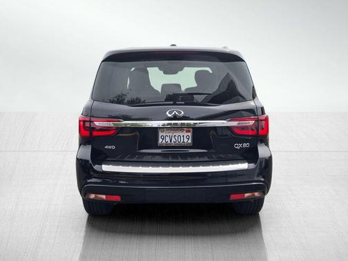 2022 INFINITI QX80 Luxe