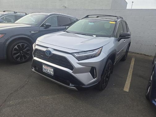 2023 Toyota RAV4 Hybrid SE