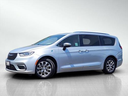 2023 Chrysler Pacifica L