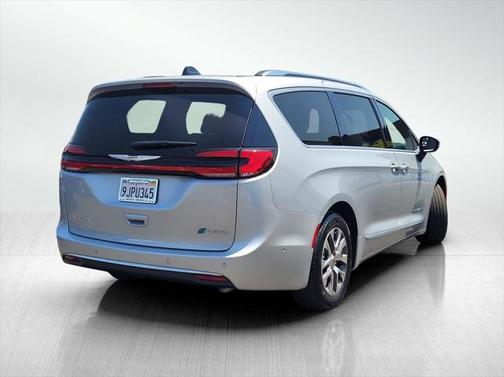 2023 Chrysler Pacifica L