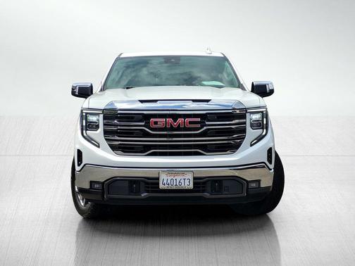 White 2023 GMC Sierra 1500 SLT