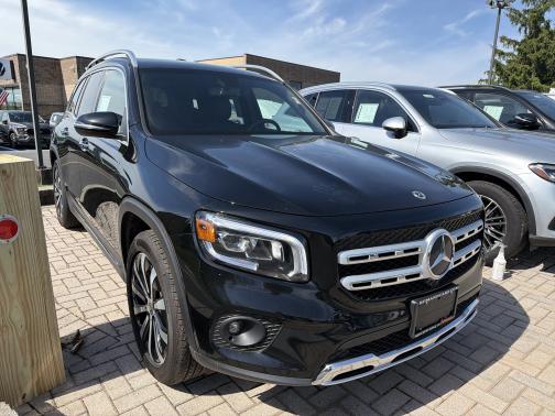 Night Black 2023 Mercedes-Benz GLB 250 4MATIC
