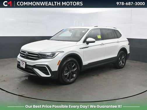 Opal White Pearl Effect 2023 Volkswagen Tiguan 2.0T SE