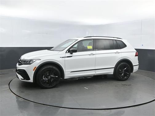2024 Volkswagen Tiguan 2.0T SE R-Line Black