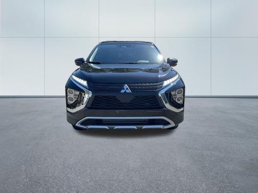 Labrador Black Pearl 2025 Mitsubishi Eclipse Cross SE
