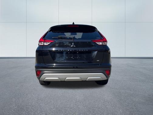 Labrador Black Pearl 2025 Mitsubishi Eclipse Cross SE