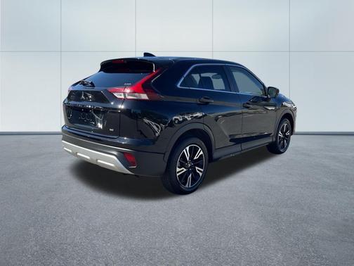 Labrador Black Pearl 2025 Mitsubishi Eclipse Cross SE