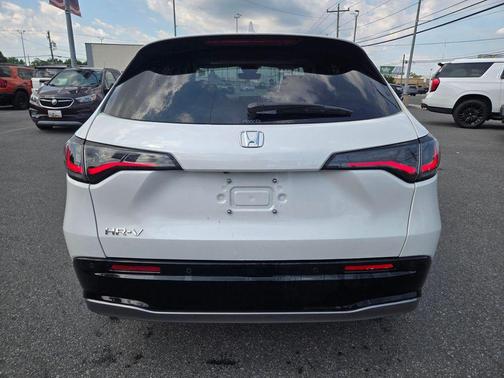 White 2024 Honda HR-V EX-L