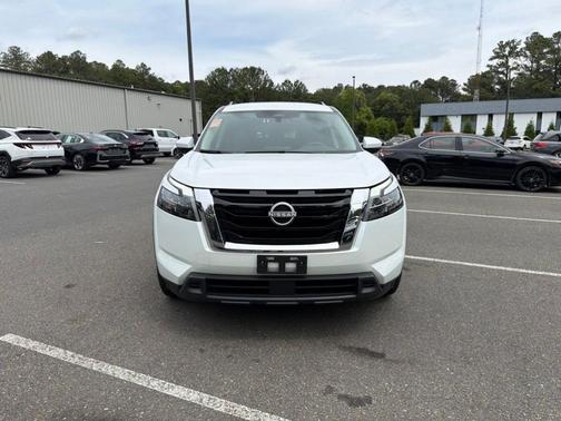 Pearl 2025 Nissan Pathfinder SV