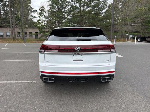 Opal White 2026 Volkswagen Atlas Cross Sport 2.0T SEL Premium R-Line