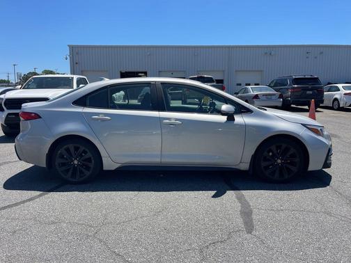 Classic Silver Metallic 2024 Toyota Corolla SE
