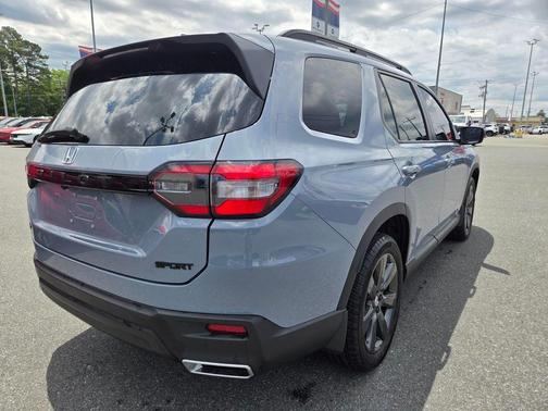 Gray 2025 Honda Pilot Sport