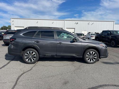 Magnetite Gray Metallic 2025 Subaru Outback Limited