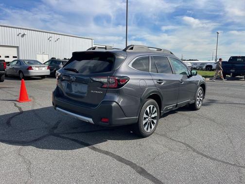 Magnetite Gray Metallic 2025 Subaru Outback Limited