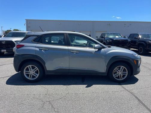 Sonic Silver 2021 Hyundai KONA SE
