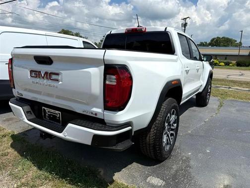2023 GMC Canyon Base