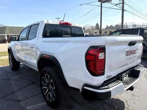 2023 GMC Canyon Base
