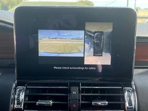 Photo 3 of 40 of 2020 Lincoln Navigator L Reserve