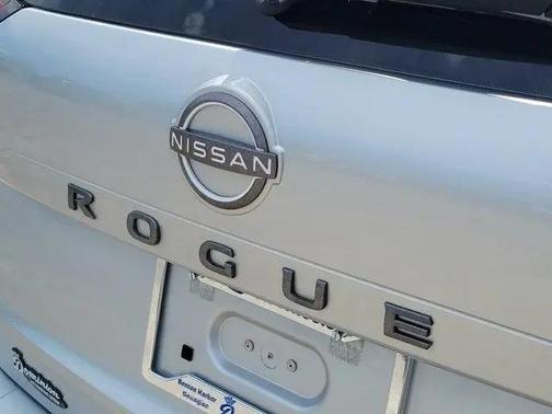 Brilliant Silver Metallic 2024 Nissan Rogue SV