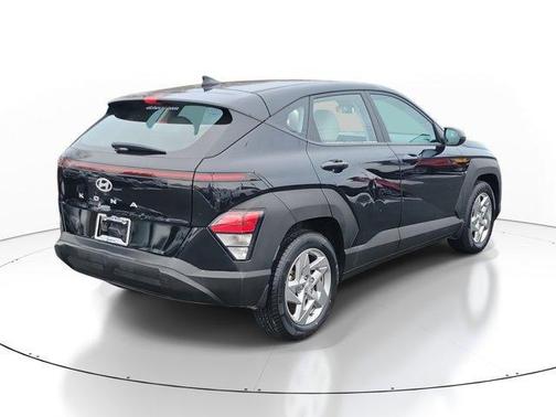 2025 Hyundai KONA SE