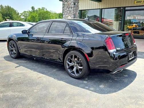 2023 Chrysler 300 Touring