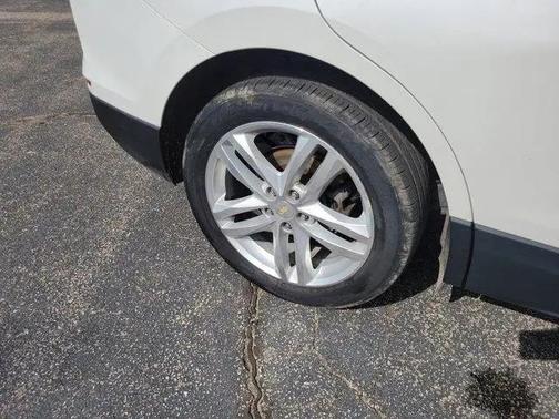 Iridescent Pearl Tricoat 2018 Chevrolet Equinox Premier