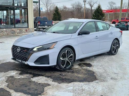 2023 Nissan Altima SR FWD