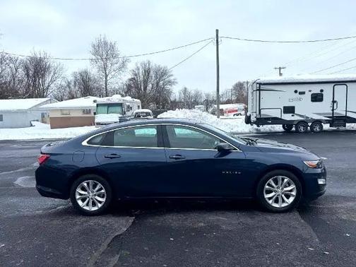 2022 Chevrolet Malibu FWD LT