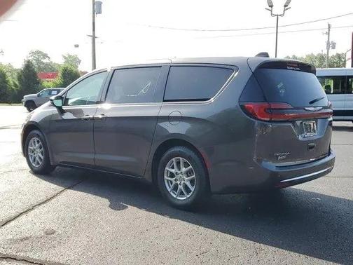 Ceramic Gray Clearcoat 2023 Chrysler Pacifica Touring L