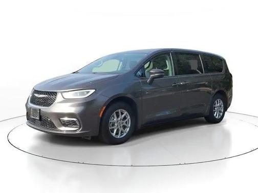 Ceramic Gray Clearcoat 2023 Chrysler Pacifica Touring L