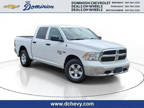 Bright White Clearcoat 2023 RAM 1500 Classic SLT