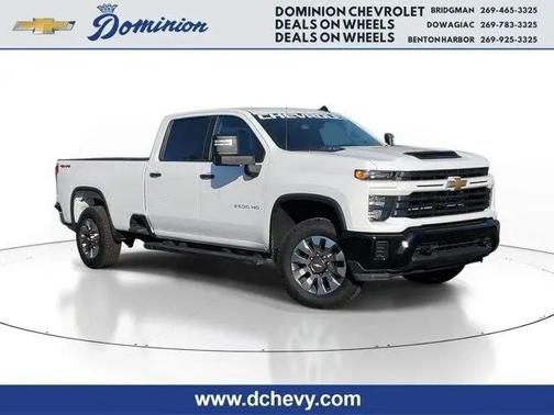 Summit White 2026 Chevrolet Silverado 2500 Custom