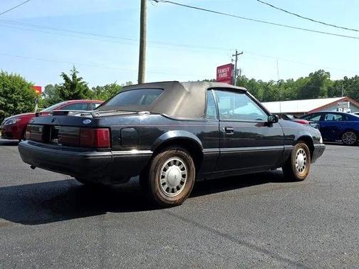 1988 Ford Mustang