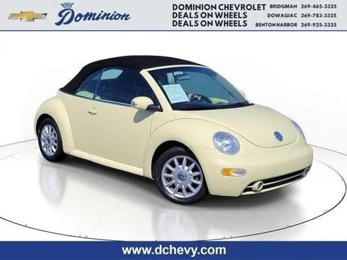 Yellow 2004 Volkswagen New Beetle GLS
