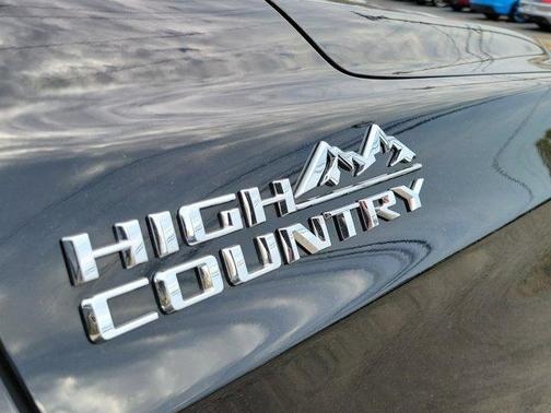 2022 Chevrolet Tahoe 4WD High Country