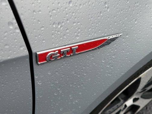 2015 Volkswagen Golf GTI 2.0T SE 4-Door