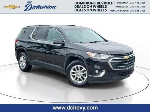 Mosaic Black Metallic 2019 Chevrolet Traverse LT Cloth