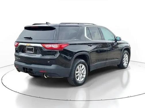 Mosaic Black Metallic 2019 Chevrolet Traverse LT Cloth