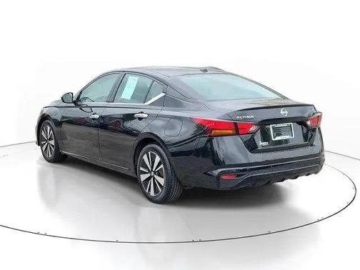 Super Black 2021 Nissan Altima 2.5 SV