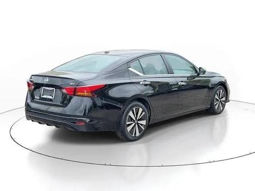 Super Black 2021 Nissan Altima 2.5 SV