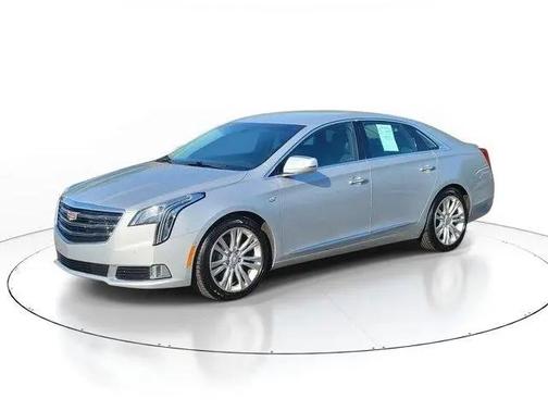 Radiant Silver Metallic 2018 Cadillac XTS Luxury
