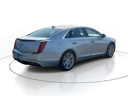 Radiant Silver Metallic 2018 Cadillac XTS Luxury
