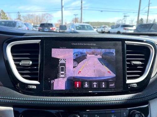 2021 Chrysler Pacifica Hybrid Touring L