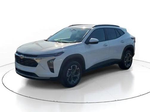 Summit White 2024 Chevrolet Trax LT