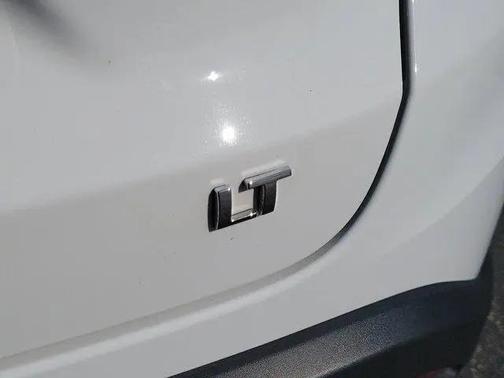 Summit White 2024 Chevrolet Trax LT
