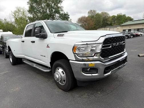 2023 RAM 3500 Big Horn Crew Cab 4x4 8' Box