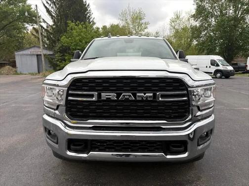 2023 RAM 3500 Big Horn Crew Cab 4x4 8' Box