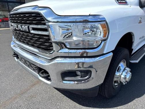 2023 RAM 3500 Big Horn Crew Cab 4x4 8' Box