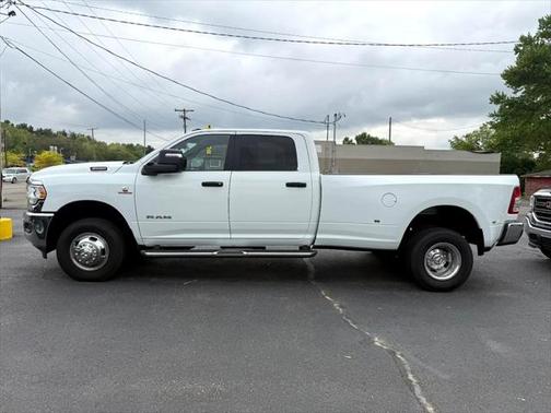 2023 RAM 3500 Big Horn Crew Cab 4x4 8' Box