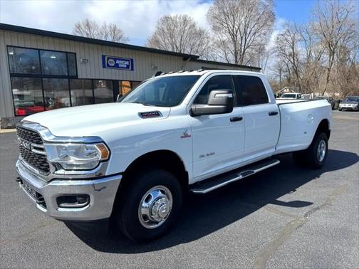 2023 RAM 3500 Big Horn Crew Cab 4x4 8' Box